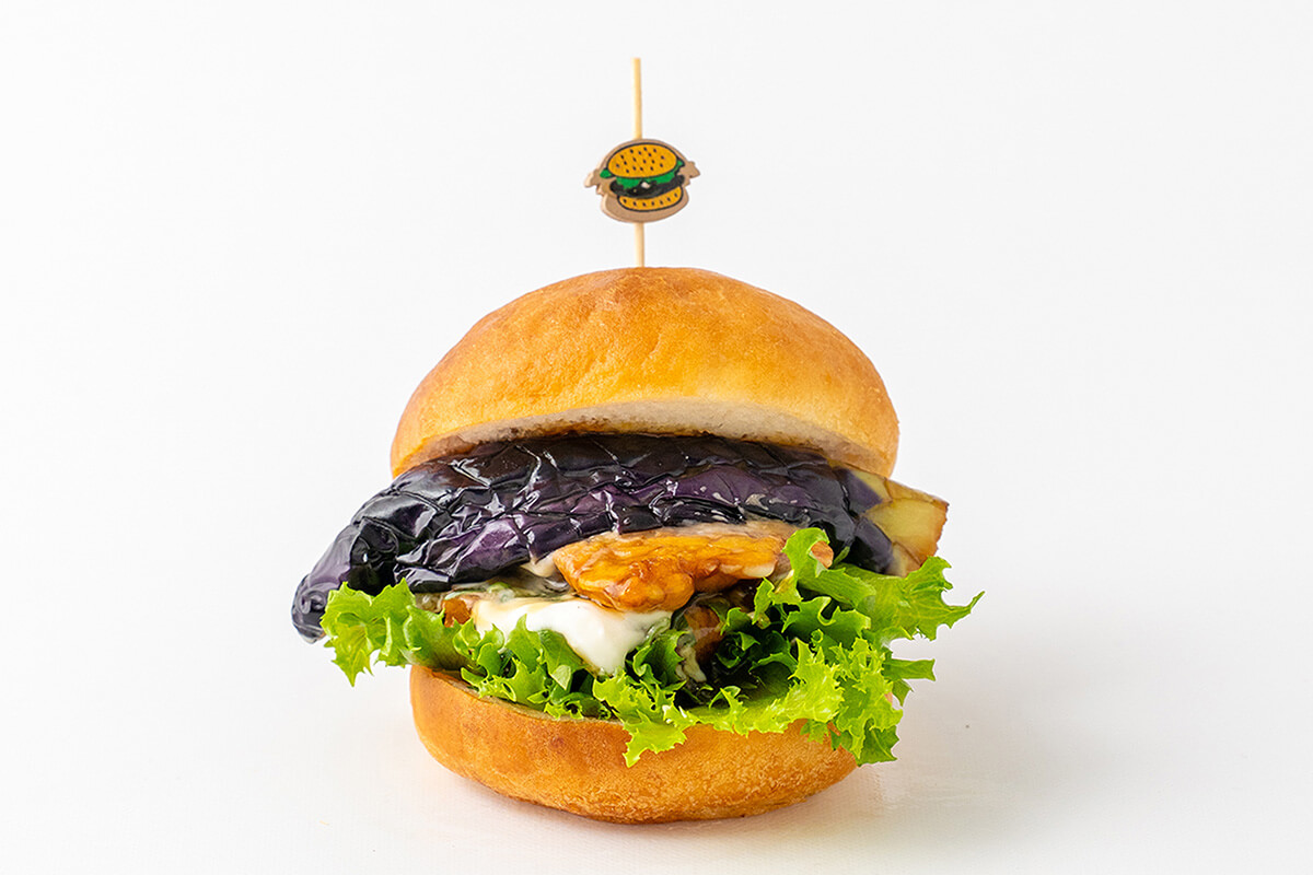 テンペフリットと揚げナスのテリヤキバーガー